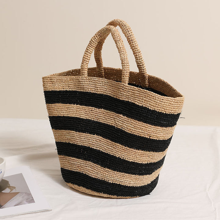 Braided beach bag with modern stripe pattern Skanto
