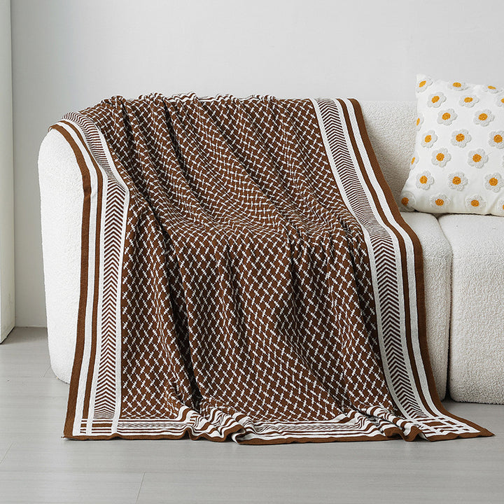 Kvinnelig Elegant Snuggle Blanket laget av Myk Strikk med Geometrisk Mønster Skanto