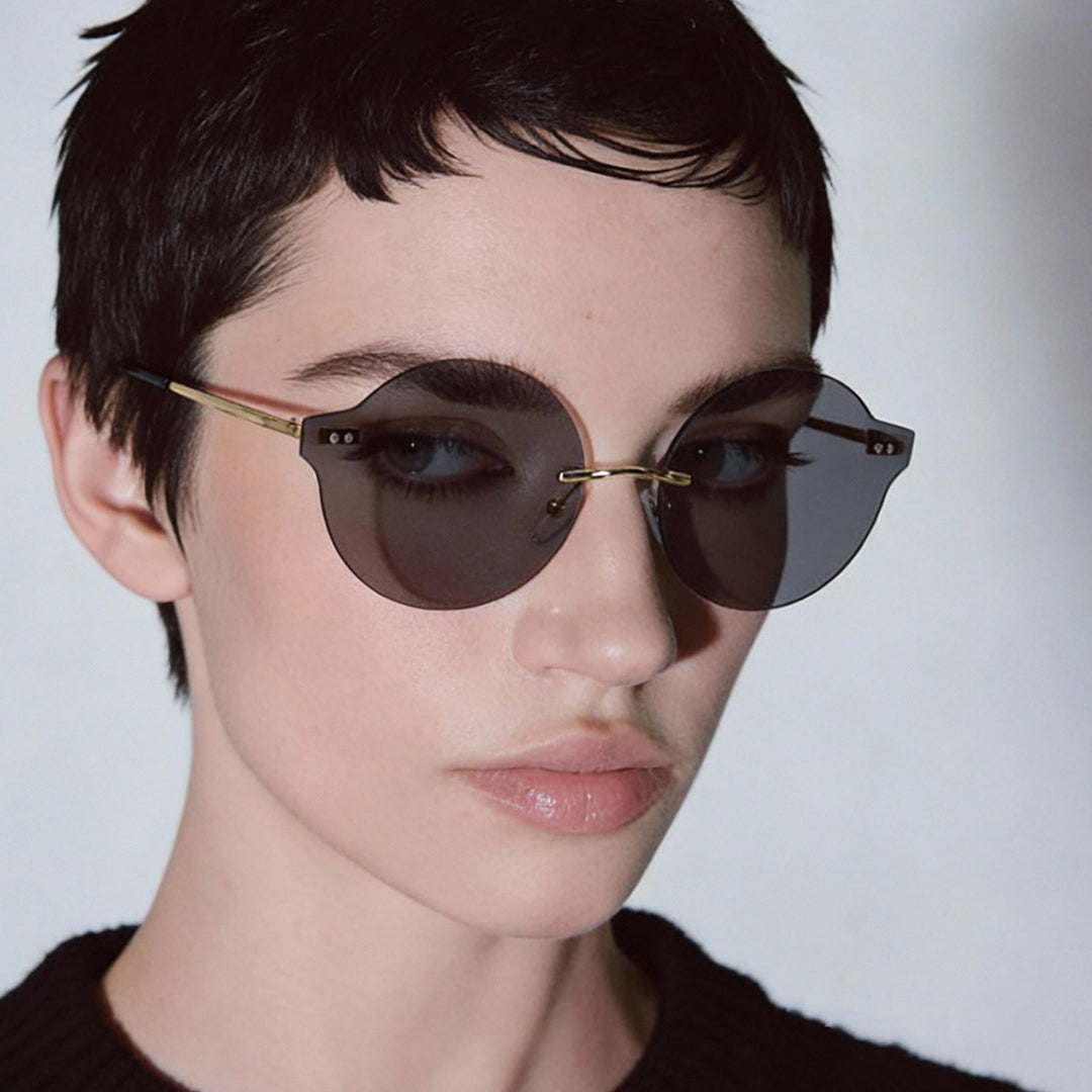 Dame solbrille i unikt, elegant design Skanto
