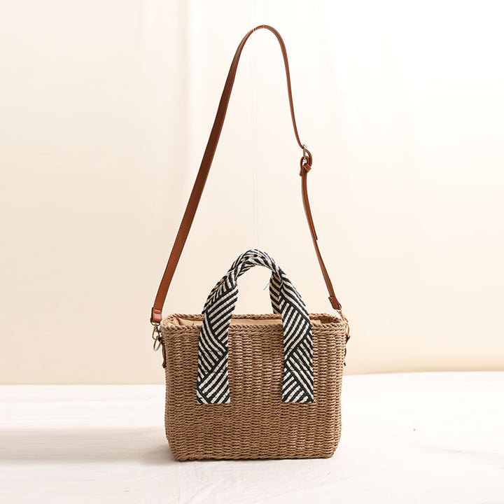 Handbag made of braided natural material with detachable shoulder strap Skanto