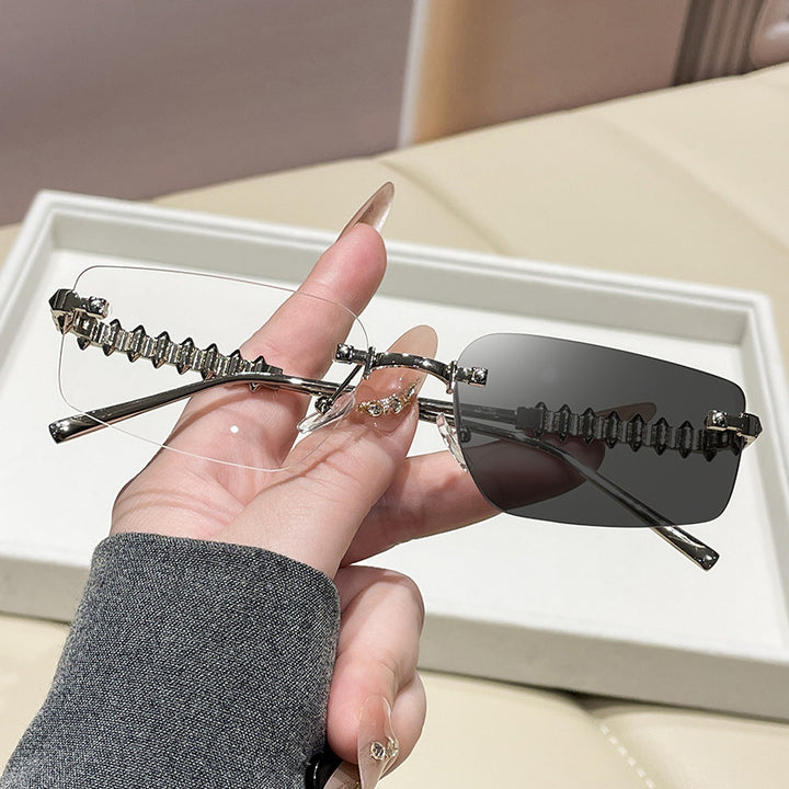 Dame elegant og moteriktig brille Skanto