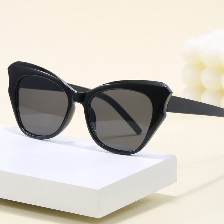 Damen Cat-Eye solbriller med ekstravagant speilingsdesign Skanto