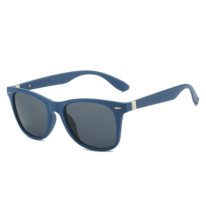Dame moteriktig solbrille med beskyttende UV-beskyttelse og trendy design Skanto