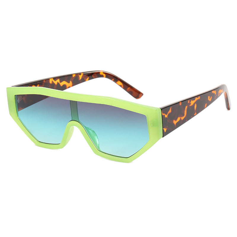 Dame moteriktig solbrille i dyrepels-look Skanto