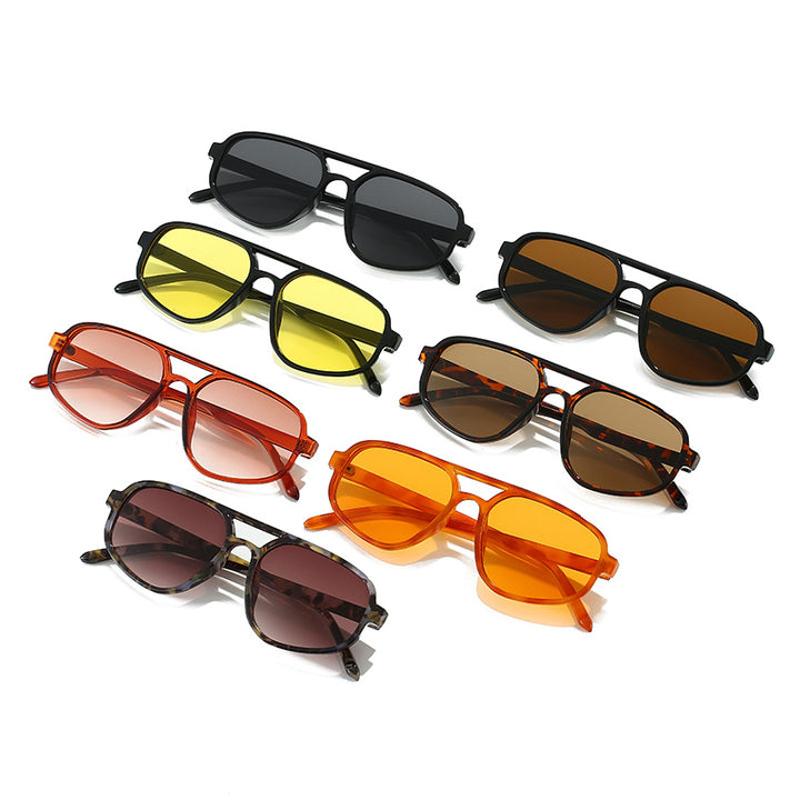 Dame moteriktig solbrille med bred ramme og UV-beskyttelse Skanto