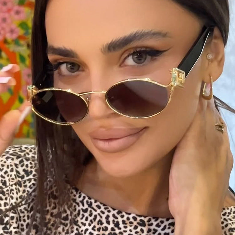Women's fashion sunglasses with elegant metal frame and UV protection Skanto