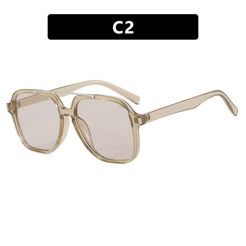 Dame kvadratisk solbrille med beskyttende UV-filter og elegant ramme Skanto