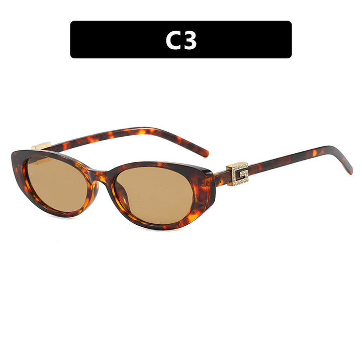 Women's cat-eye sunglasses with elegant metal frame and protective UV filter Skanto