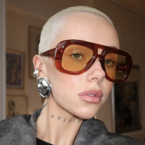 Women's Bold Sunglasses in Elegant Style Skanto