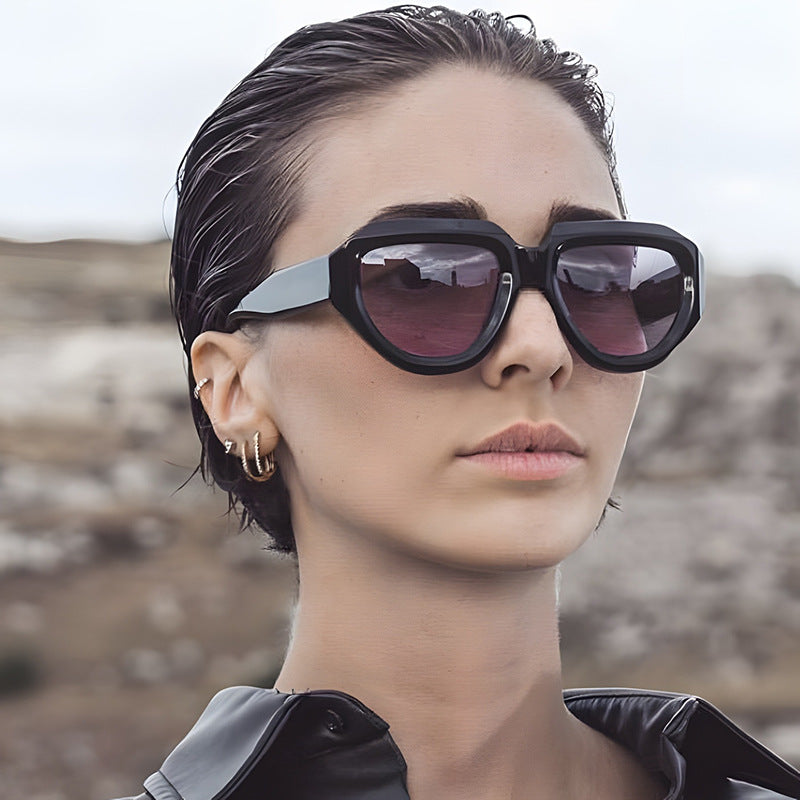 Women's fashionable sunglasses with unique square frame Skanto