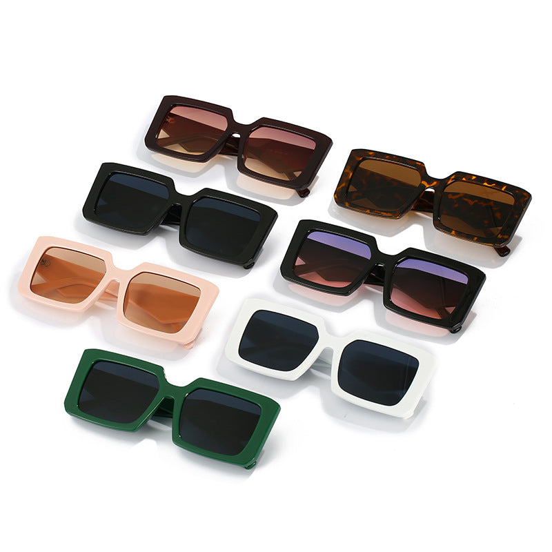 Dame Geometrisk Solbrille med bred ramme Skanto