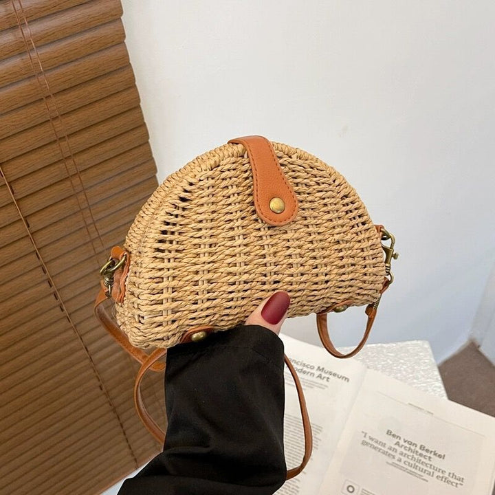 Handmade crescent-design rattan bags Skanto