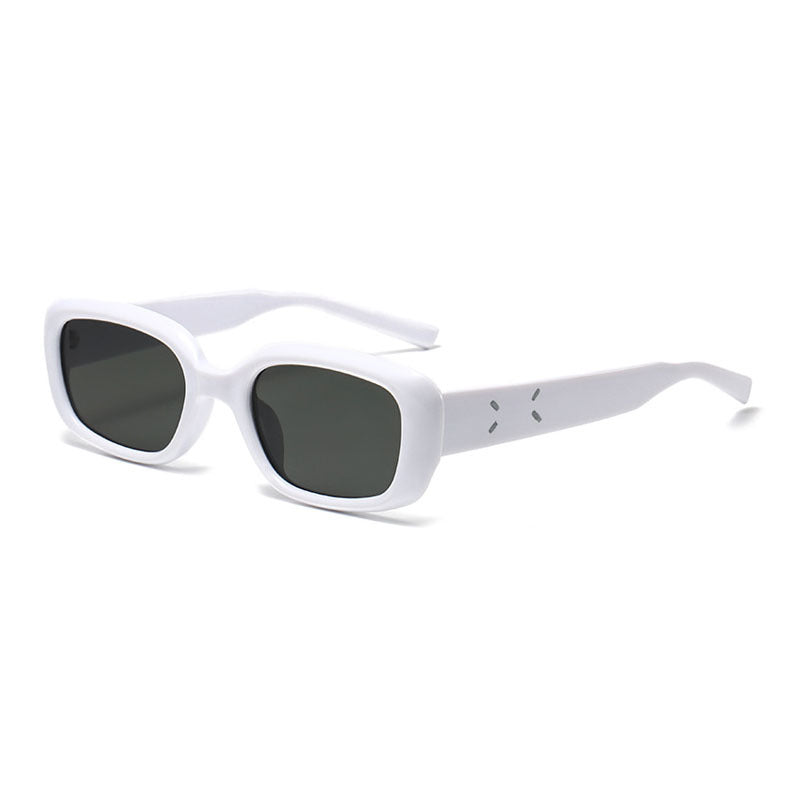 Dame retro-inspirert solbrille med buet ramme Skanto
