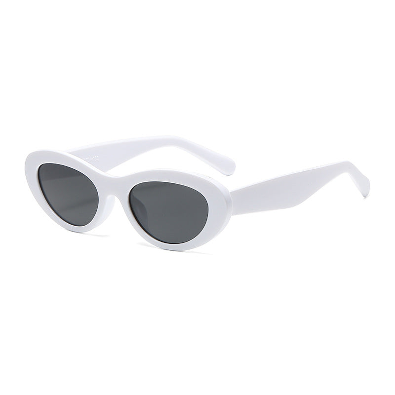 Dame moteriktig solbrille i elegant cat-eye stil Skanto