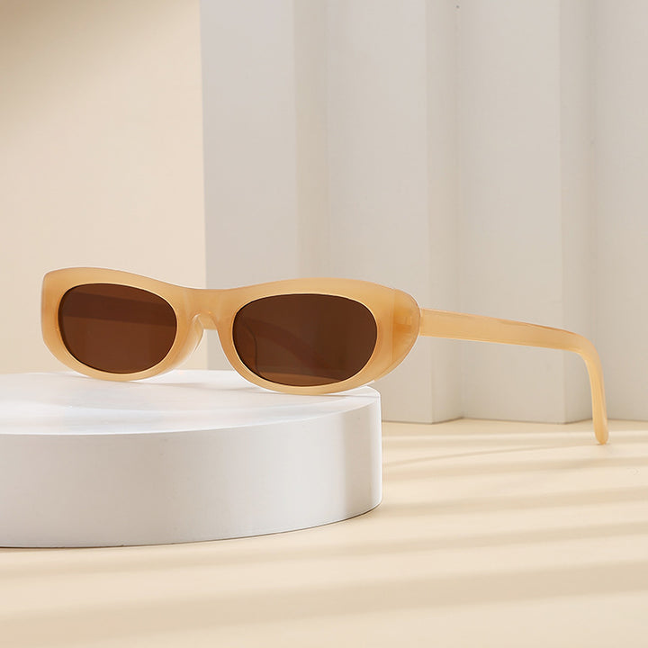 Dame moteriktig solbrille i elegant cat-eye stil Skanto