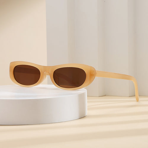 Dame moteriktig solbrille i elegant cat-eye stil Skanto