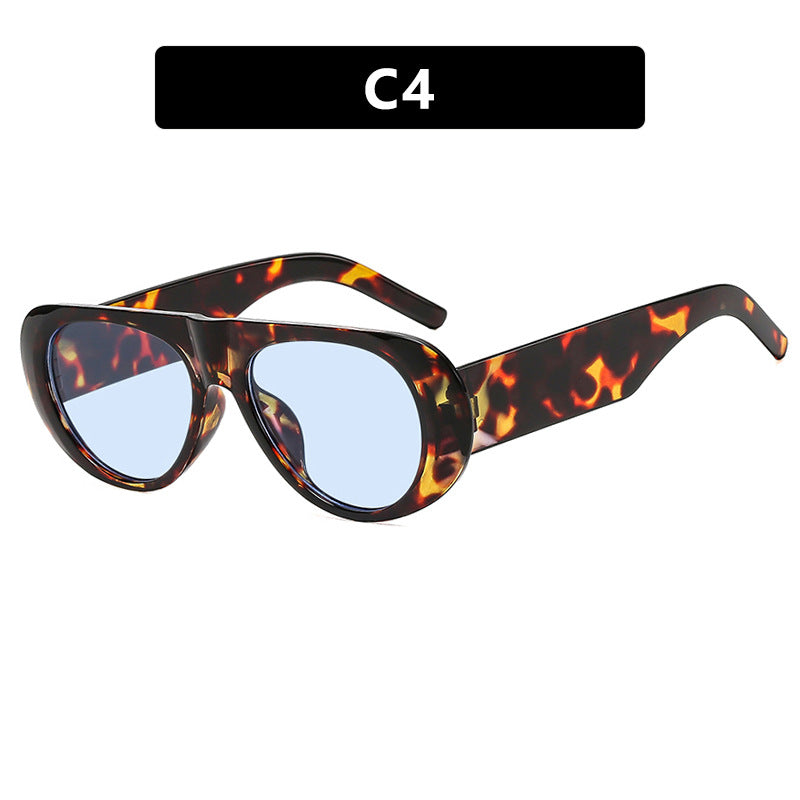 Women's Cat-Eye Sunglasses with Stylish Plastic Frame and Protective UV Filter Skanto