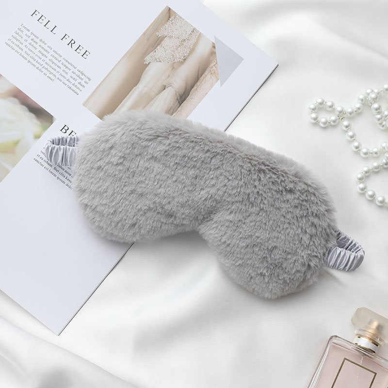 Dame nan fluffy ergonomisk øyemaske med justerbart satinsbånd og mykt kunstpelsdeksel Skanto