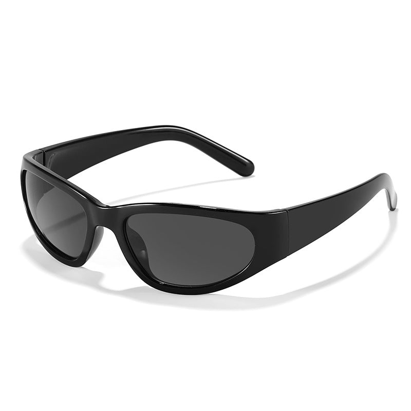 Dame moteriktig solbrille i futuristisk stil Skanto