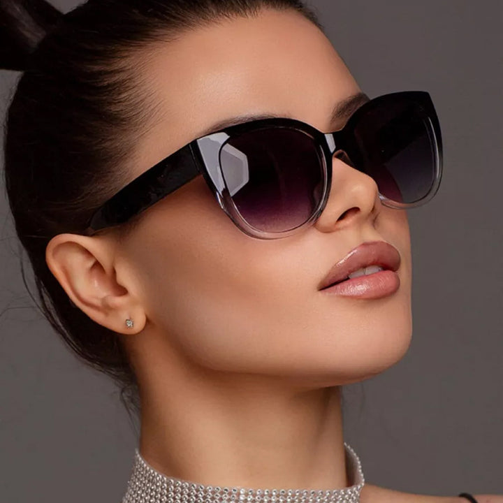 Dame ekstravagant solbrille med moderne Cat-Eye design Skanto