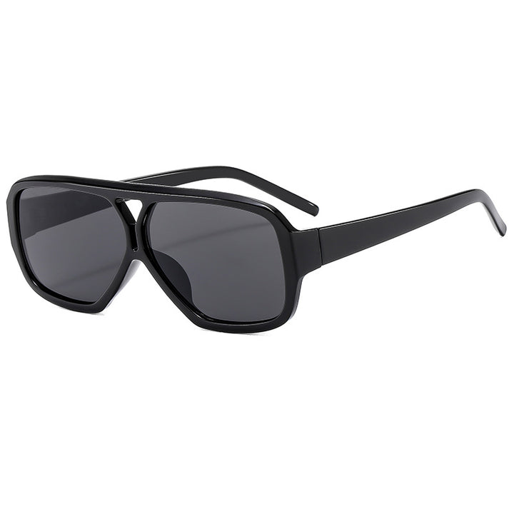 Dame modische oversized solbrille med bred ramme og beskyttende glass Skanto