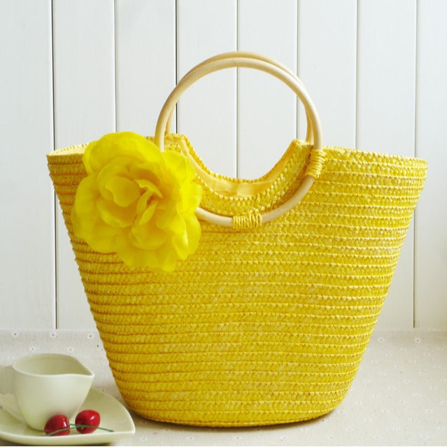 Elegant Straw Bag with Floral Accents Skanto