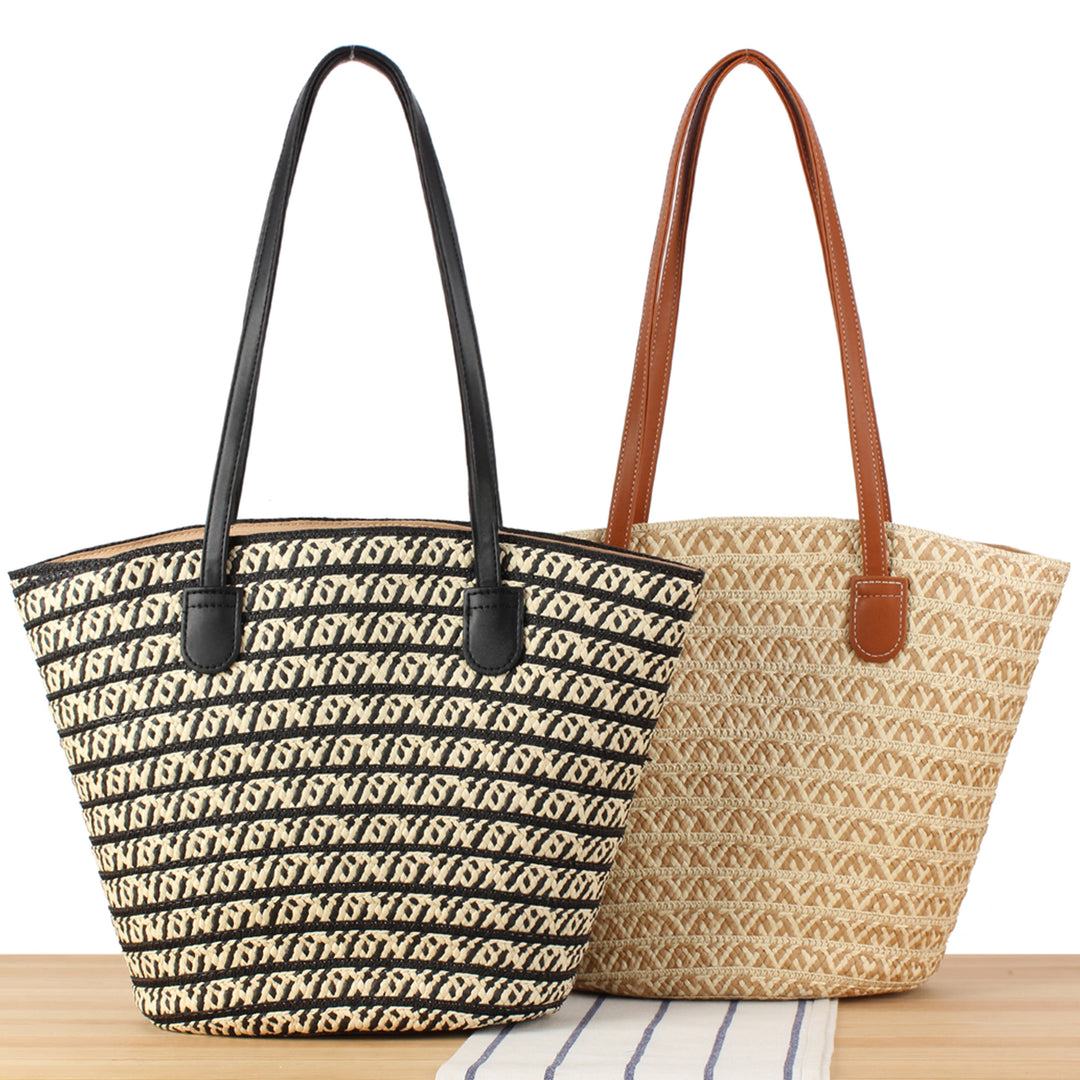 Designer handbag with contrasting pattern and elegant leather handles Skanto