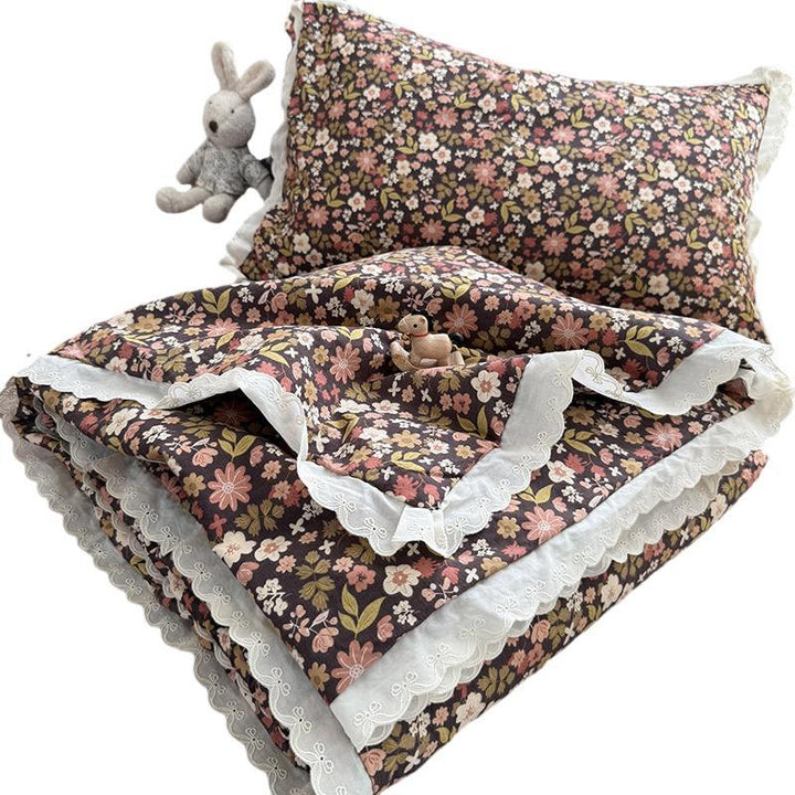 Dame Koselig Dagsdeke med lekent blomsterdesign Skanto