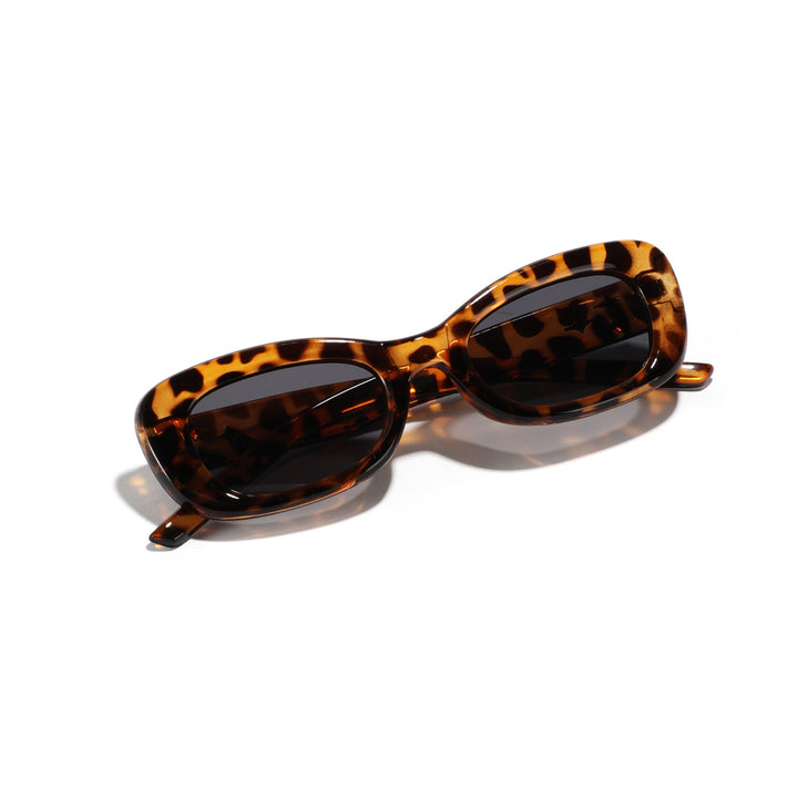 Dame moteriktig solbrille i spennende leopardmønster Skanto