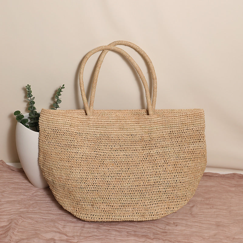 Handmade beach bag in natural material Skanto