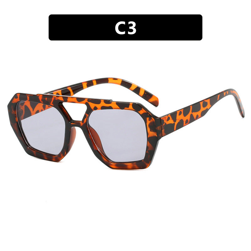Dame geometrisk solbrille med luksuriøst design Skanto