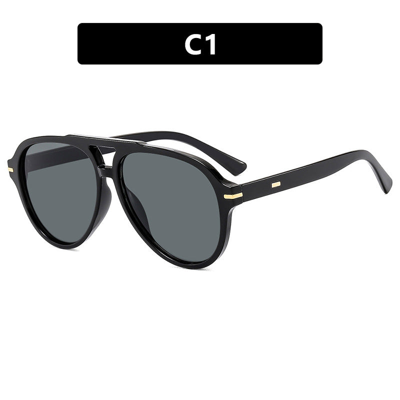 Women's stylish sunglasses with a striking design Skanto