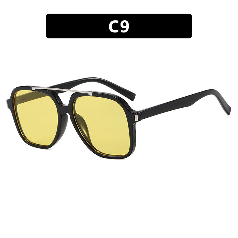 Dame kvadratisk solbrille med beskyttende UV-filter og elegant ramme Skanto