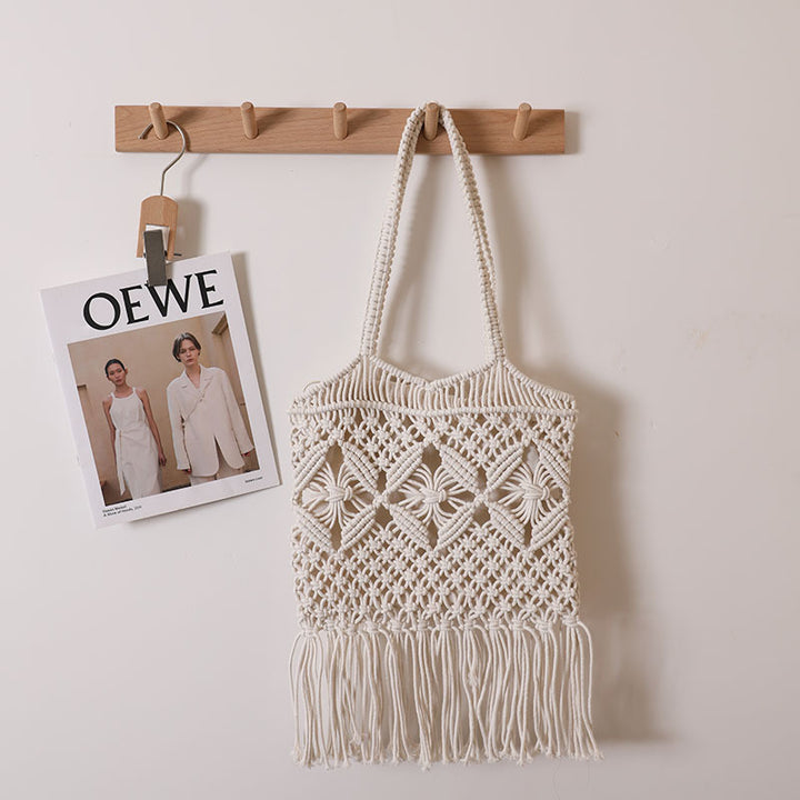 Hand-knotted macrame bag with fringes Skanto