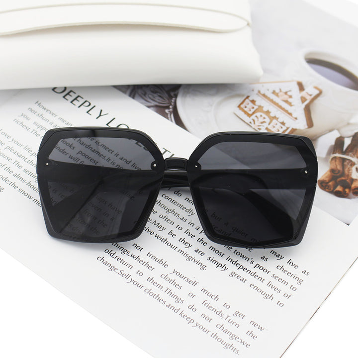 Dame Designer-solbrille i elegant hexagon-design Skanto