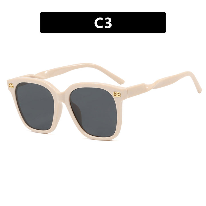 Women's square sunglasses with elegant frame structure and UV protection Skanto