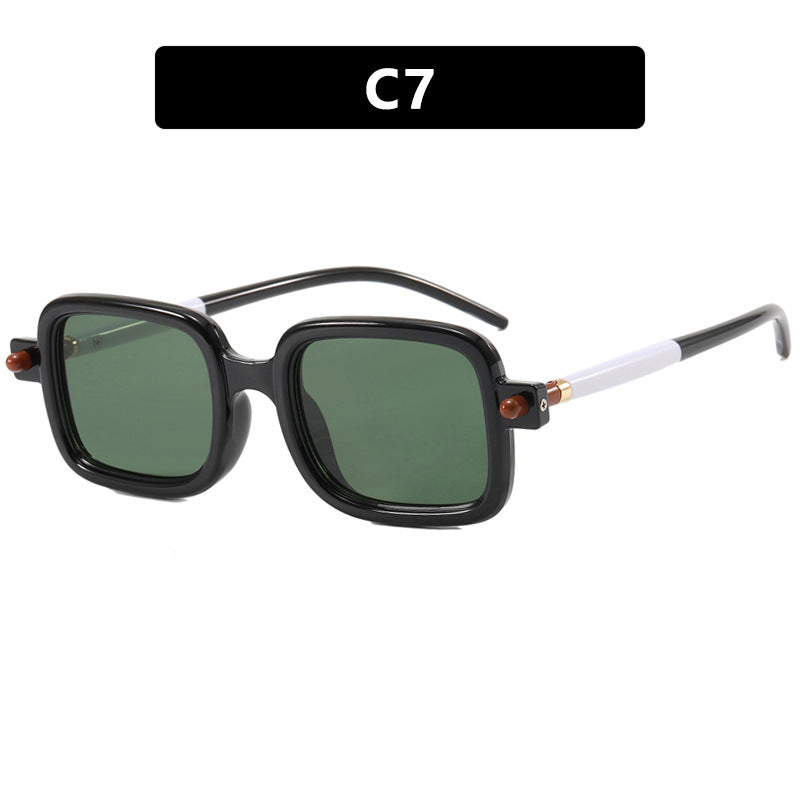 Dame firkantet solbrille med trendy ramme og komfortabel passform Skanto