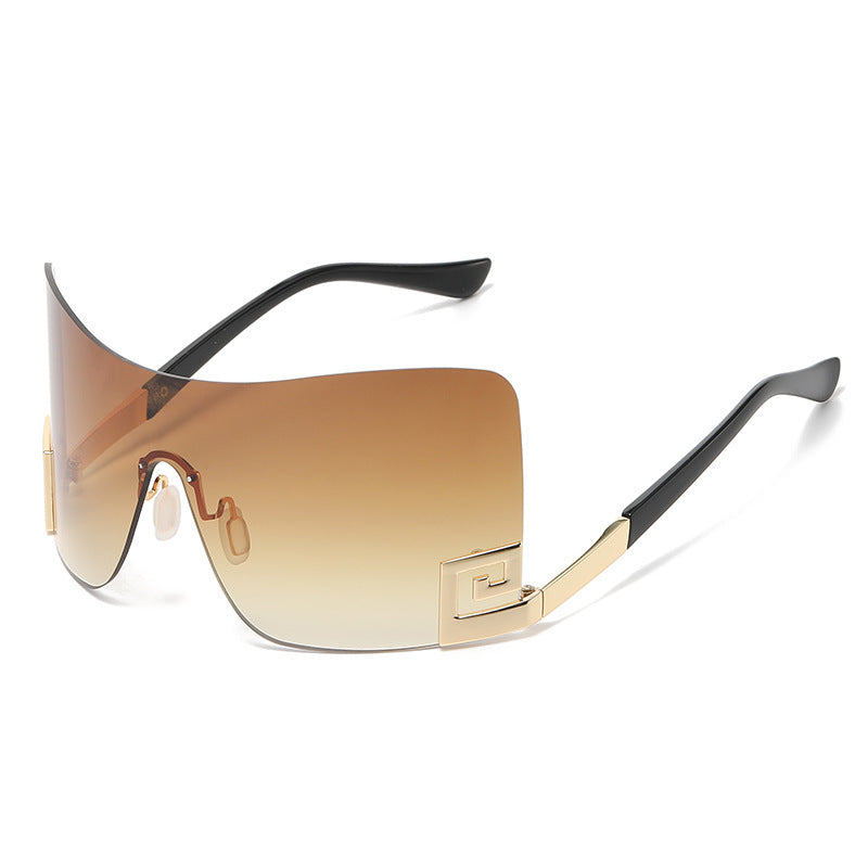 Dame Oversized Shield-solbrille med ekstravagant design Skanto