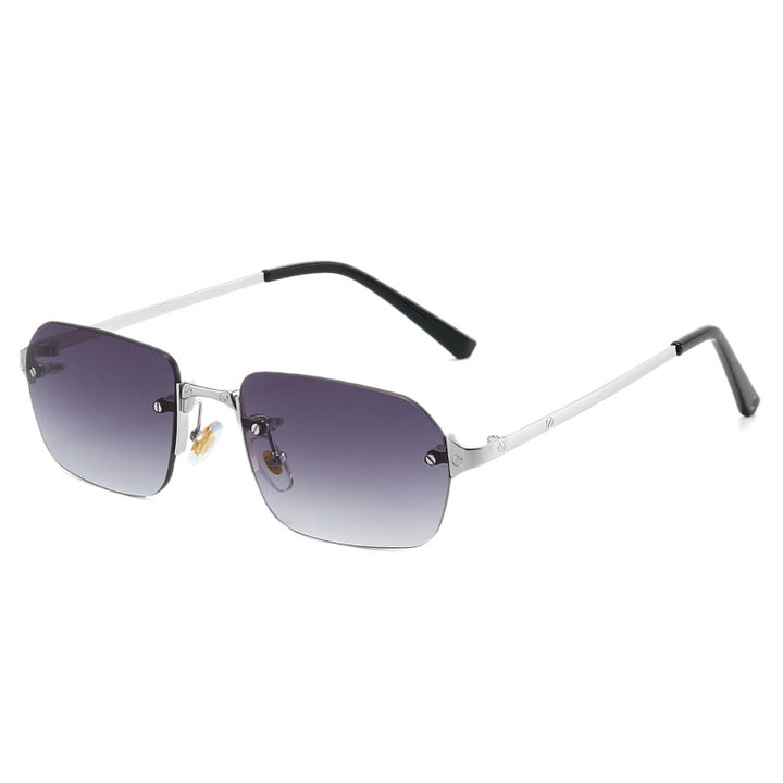 Dame elegante moteriktig solbrille med høykvalitets metallramme Skanto