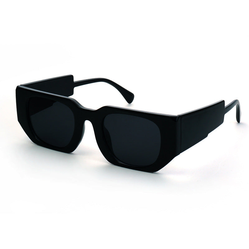 Dame Modisch solbrille med kantet ramme og UV-beskyttelse Skanto