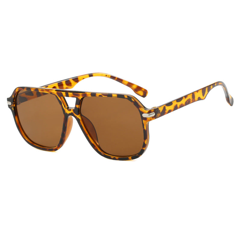 Women's Fashion Sunglasses with Protective UV Filter and Stylish Lenses Skanto