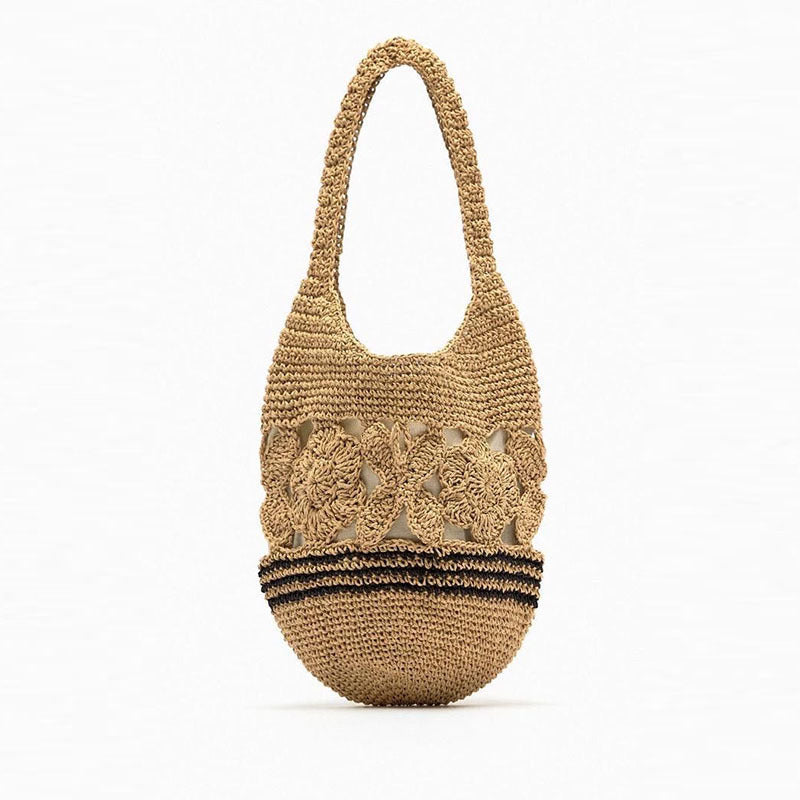 Crocheted shoulder bag with floral design Skanto