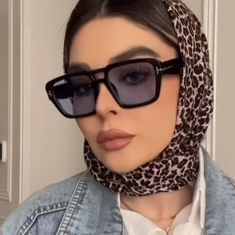 Damer moteriktig kvadratisk solbrille Skanto