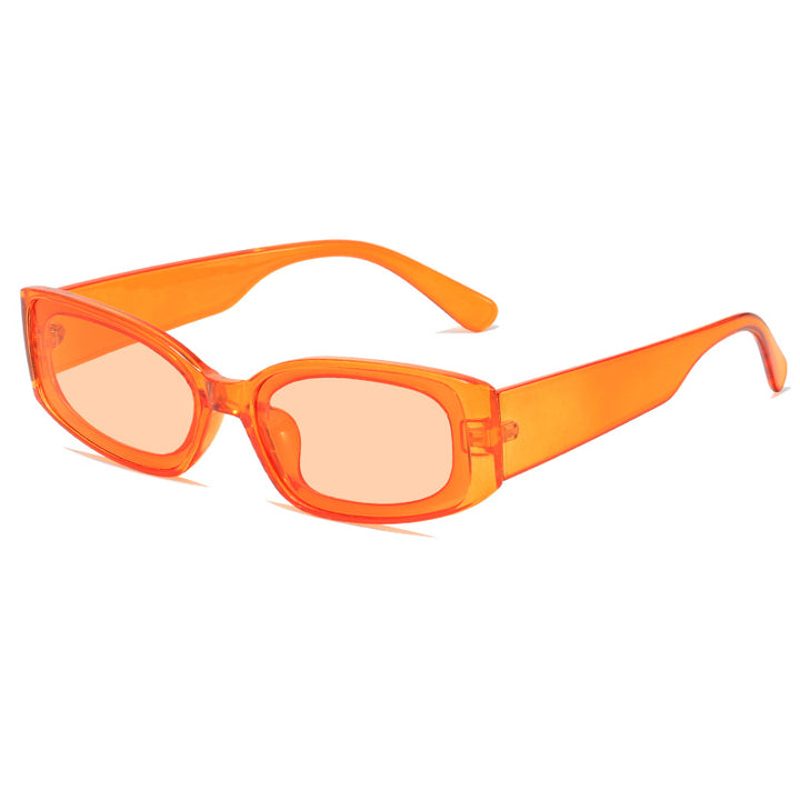 Dame moteriktig solbrille i futuristisk design Skanto