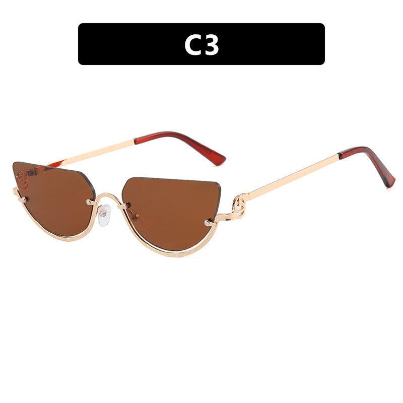 Women's Cat-Eye Sunglasses with Gold Metal Frame and UV Protection Skanto