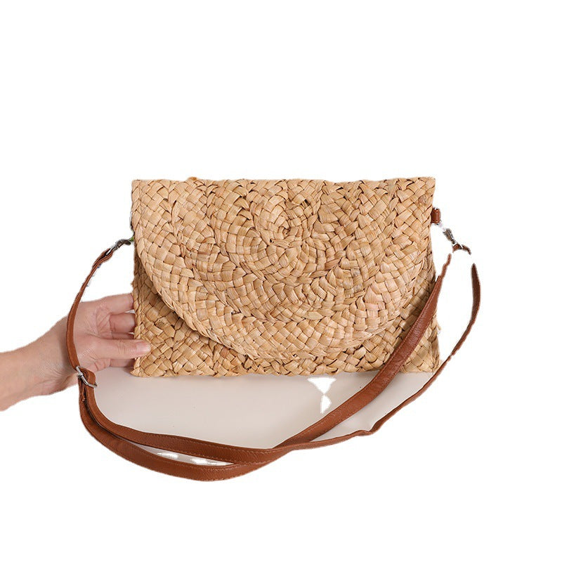 Handmade basket bag with elegant wave pattern Skanto