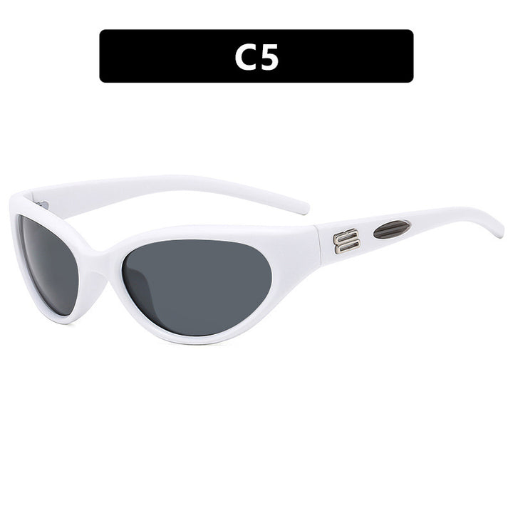 Women's extravagant sunglasses with curved design Skanto
