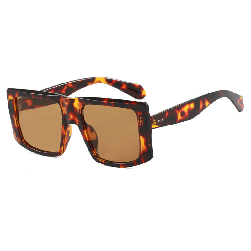 Women's square sunglasses with durable plastic frame and protective UV filter Skanto