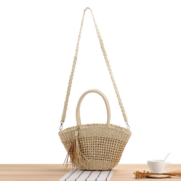 Elegant Bast Crossbody Bag with Tassels and Reinforced Handle Skanto