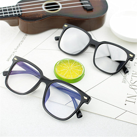 Dame moteriktig oversized solbrille med firkantet ramme og UV-beskyttelse Skanto